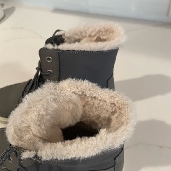 Timberland. Womens Skyla Fleece Foldover Gray Bay Boots with Faux Fur - Picture 5 of 6